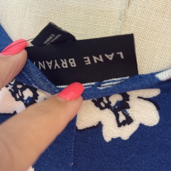 NWT Lane Bryant Floral Sleeveless top blue white flowy very stretch plus 18/20 - Picture 7 of 9